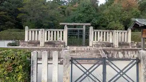 一條天皇円融寺北陵、堀河天皇後圓教寺陵(京都府)