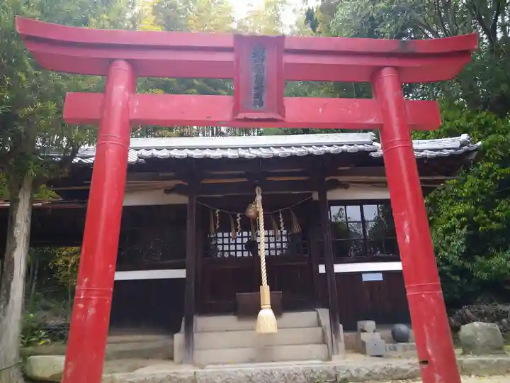 城山稲荷神社の鳥居