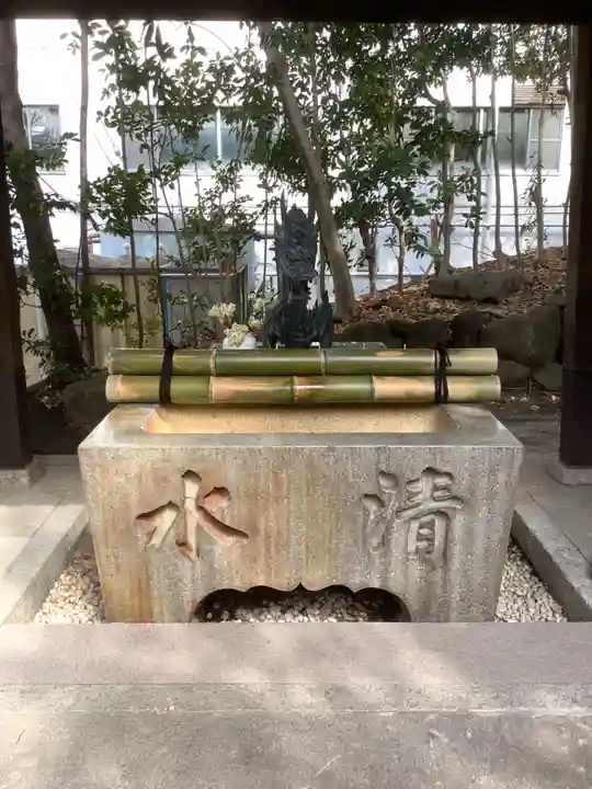 蝮ヶ池八幡宮の手水舎