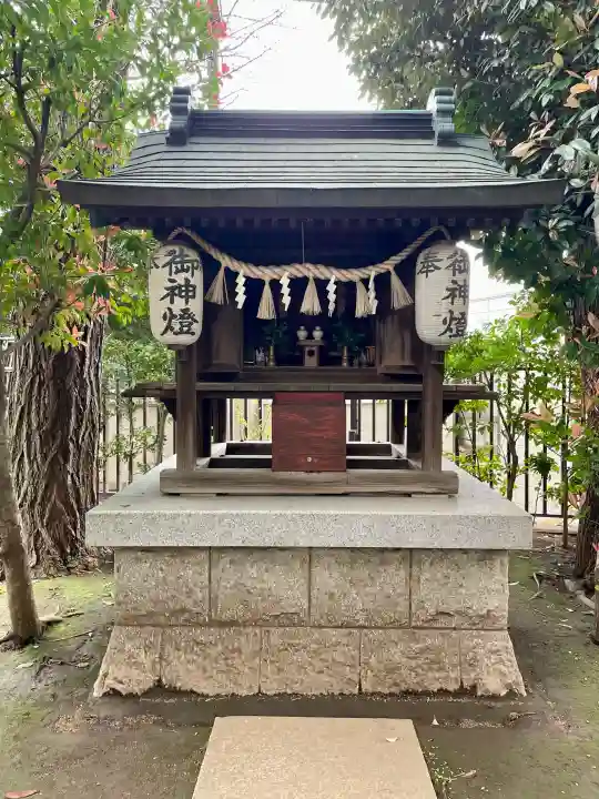 上高田氷川神社の{uncategorized: "未分類", other: "その他", undefined: "問題あり", building: "その他建物", grave: "お墓", sacred_gate: "鳥居", guardian: "狛犬", statue: "像", buddha: "仏像", history: "歴史", nature: "自然", garden: "庭園", animal: "動物", pagoda: "塔", temizu: "手水舎", mountain_gate: "山門・神門", sanctuary: "本殿・本堂", subordinate: "末社・摂社", art: "芸術", scenery: "景色", jizo: "地蔵", ema: "絵馬", goshuin: "御朱印", omikuji: "おみくじ", items: "授与品その他", amulet: "お守り", goshuincho: "御朱印帳", eats: "食事", festival: "お祭り", votive_dance: "神楽", shichigosan: "七五三参", wedding: "結婚式", experience: "体験その他", initially: "初詣", around: "周辺", anti_infection: "感染症対策"}