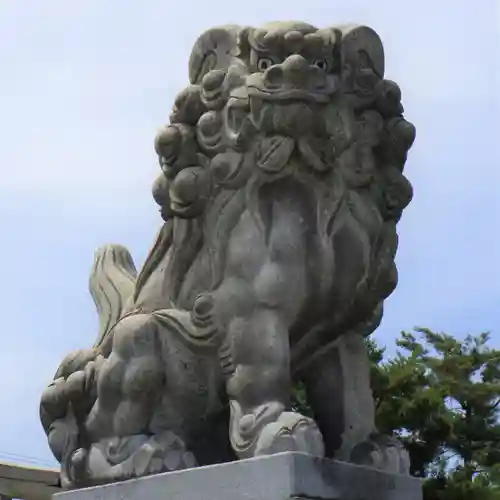 魚津神社の狛犬