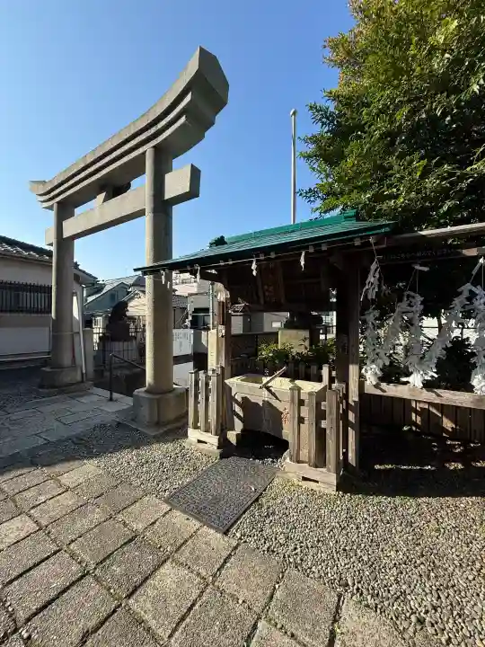 石川町諏訪神社の{uncategorized: "未分類", other: "その他", undefined: "問題あり", building: "その他建物", grave: "お墓", sacred_gate: "鳥居", guardian: "狛犬", statue: "像", buddha: "仏像", history: "歴史", nature: "自然", garden: "庭園", animal: "動物", pagoda: "塔", temizu: "手水舎", mountain_gate: "山門・神門", sanctuary: "本殿・本堂", subordinate: "末社・摂社", art: "芸術", scenery: "景色", jizo: "地蔵", ema: "絵馬", goshuin: "御朱印", omikuji: "おみくじ", items: "授与品その他", amulet: "お守り", goshuincho: "御朱印帳", eats: "食事", festival: "お祭り", votive_dance: "神楽", shichigosan: "七五三参", wedding: "結婚式", experience: "体験その他", initially: "初詣", around: "周辺", anti_infection: "感染症対策"}