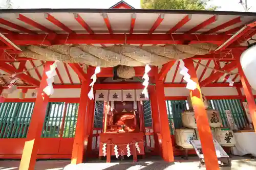 生島足島神社の本殿