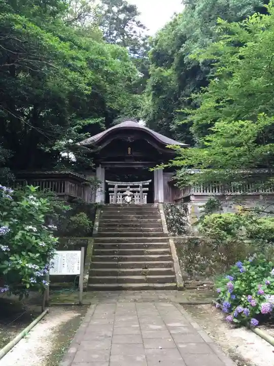 月照寺の山門・神門