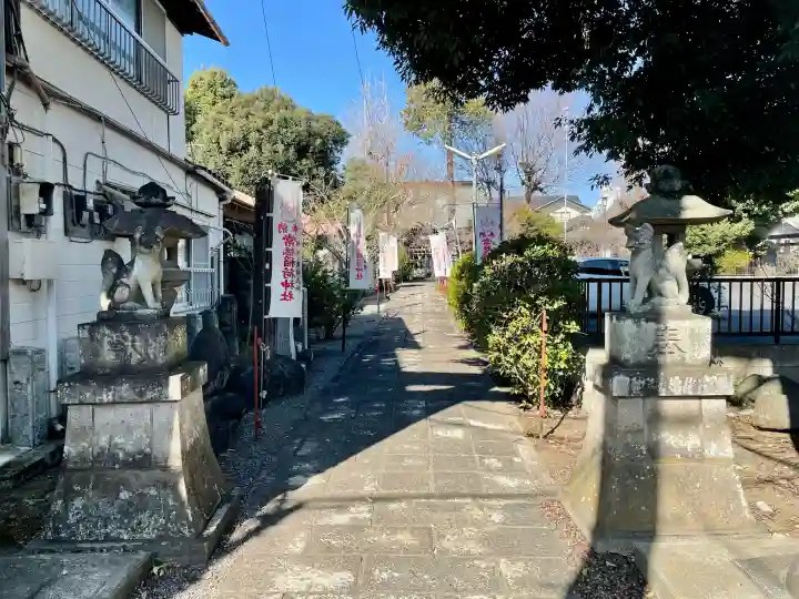 常祗稲荷神社の{uncategorized: "未分類", other: "その他", undefined: "問題あり", building: "その他建物", grave: "お墓", sacred_gate: "鳥居", guardian: "狛犬", statue: "像", buddha: "仏像", history: "歴史", nature: "自然", garden: "庭園", animal: "動物", pagoda: "塔", temizu: "手水舎", mountain_gate: "山門・神門", sanctuary: "本殿・本堂", subordinate: "末社・摂社", art: "芸術", scenery: "景色", jizo: "地蔵", ema: "絵馬", goshuin: "御朱印", omikuji: "おみくじ", items: "授与品その他", amulet: "お守り", goshuincho: "御朱印帳", eats: "食事", festival: "お祭り", votive_dance: "神楽", shichigosan: "七五三参", wedding: "結婚式", experience: "体験その他", initially: "初詣", around: "周辺", anti_infection: "感染症対策"}