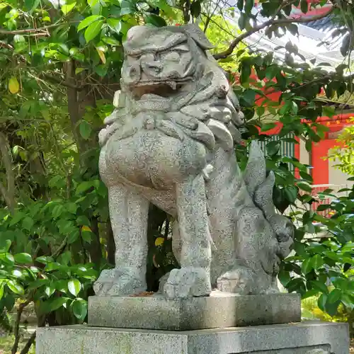 漆部神社の狛犬