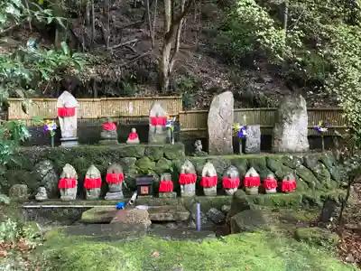二井寺山極楽寺の地蔵