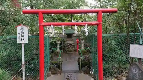 赤堤六所神社の鳥居