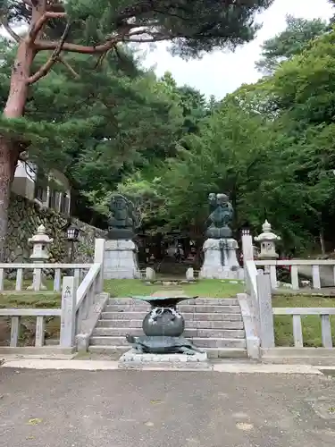 金華山黄金山神社の狛犬