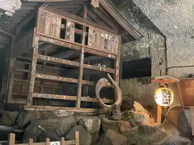 銭洗弁財天宇賀福神社(神奈川県)