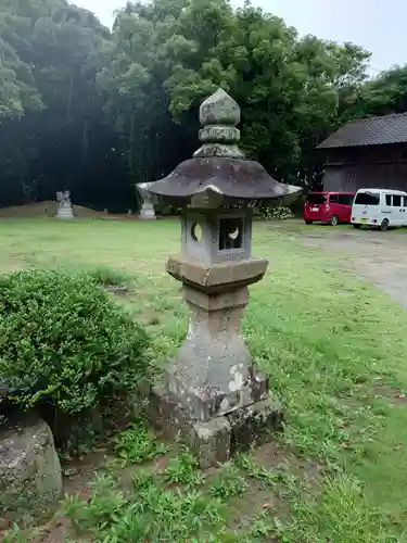 年毛神社の建物その他