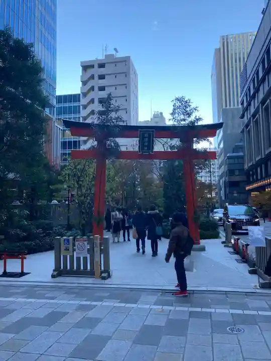 福徳神社(芽吹稲荷)の鳥居