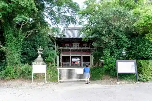 寿命殿長仙寺の山門・神門