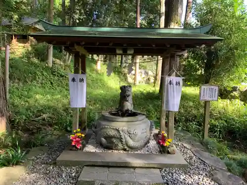 須山浅間神社の手水舎