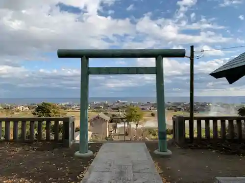 高皇産靈神社の鳥居