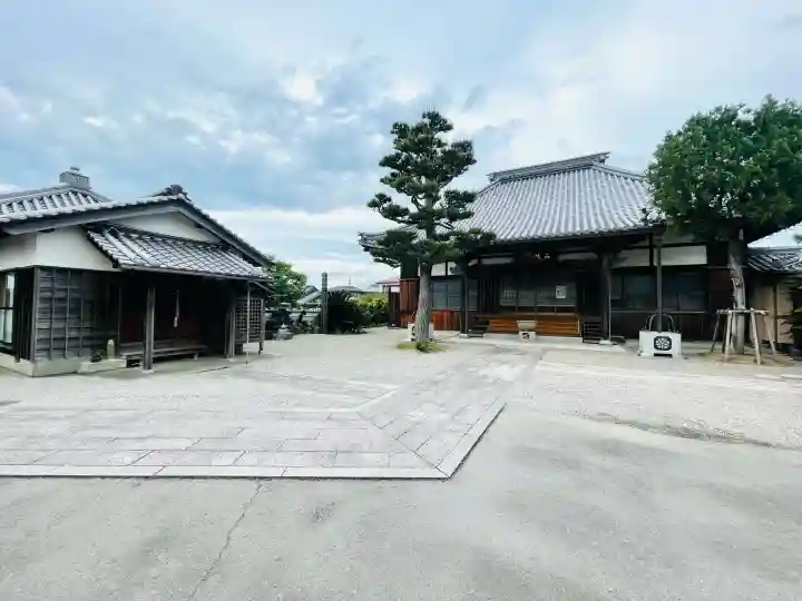 正眼院の{uncategorized: "未分類", other: "その他", undefined: "問題あり", building: "その他建物", grave: "お墓", sacred_gate: "鳥居", guardian: "狛犬", statue: "像", buddha: "仏像", history: "歴史", nature: "自然", garden: "庭園", animal: "動物", pagoda: "塔", temizu: "手水舎", mountain_gate: "山門・神門", sanctuary: "本殿・本堂", subordinate: "末社・摂社", art: "芸術", scenery: "景色", jizo: "地蔵", ema: "絵馬", goshuin: "御朱印", omikuji: "おみくじ", items: "授与品その他", amulet: "お守り", goshuincho: "御朱印帳", eats: "食事", festival: "お祭り", votive_dance: "神楽", shichigosan: "七五三参", wedding: "結婚式", experience: "体験その他", initially: "初詣", around: "周辺", anti_infection: "感染症対策"}