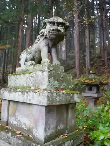 戸隠神社宝光社の狛犬