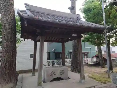 三狐神社（三孤神社）の手水舎