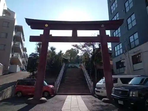 白金氷川神社の鳥居