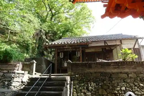 殻屋寺の末社