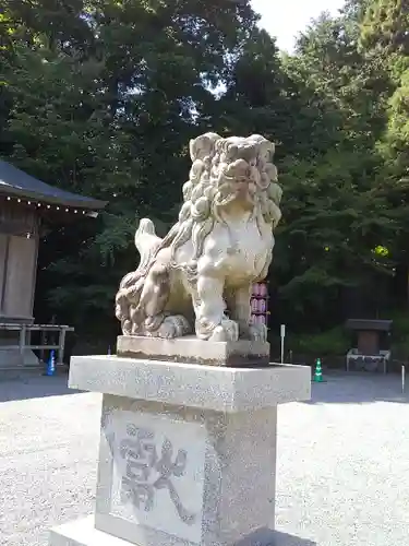 中氷川神社の狛犬