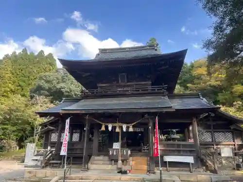 古熊神社の{uncategorized: "未分類", other: "その他", undefined: "問題あり", building: "その他建物", grave: "お墓", sacred_gate: "鳥居", guardian: "狛犬", statue: "像", buddha: "仏像", history: "歴史", nature: "自然", garden: "庭園", animal: "動物", pagoda: "塔", temizu: "手水舎", mountain_gate: "山門・神門", sanctuary: "本殿・本堂", subordinate: "末社・摂社", art: "芸術", scenery: "景色", jizo: "地蔵", ema: "絵馬", goshuin: "御朱印", omikuji: "おみくじ", items: "授与品その他", amulet: "お守り", goshuincho: "御朱印帳", eats: "食事", festival: "お祭り", votive_dance: "神楽", shichigosan: "七五三参", wedding: "結婚式", experience: "体験その他", initially: "初詣", around: "周辺", anti_infection: "感染症対策"}