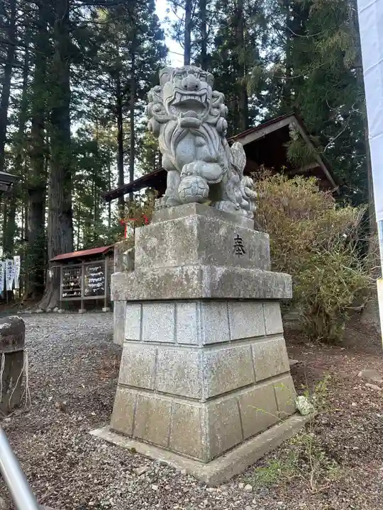 坪沼八幡神社の狛犬