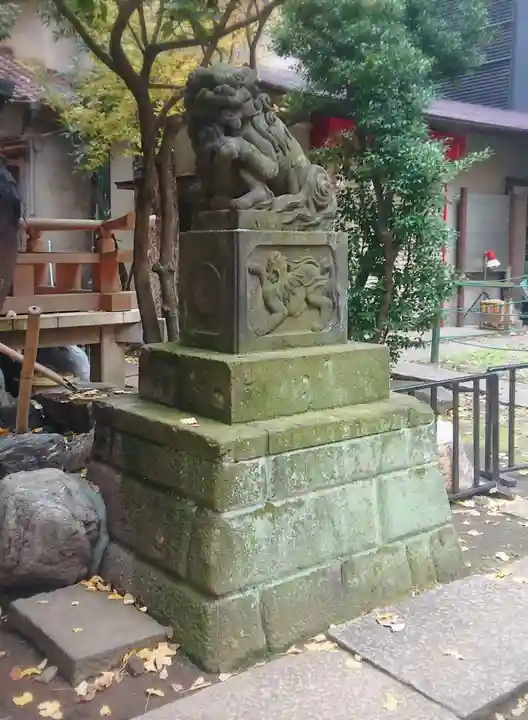 稲荷鬼王神社の狛犬