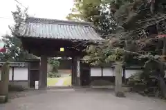 歓喜院本坊の山門