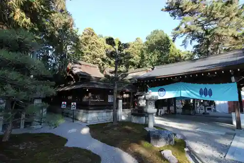 建部大社の庭園