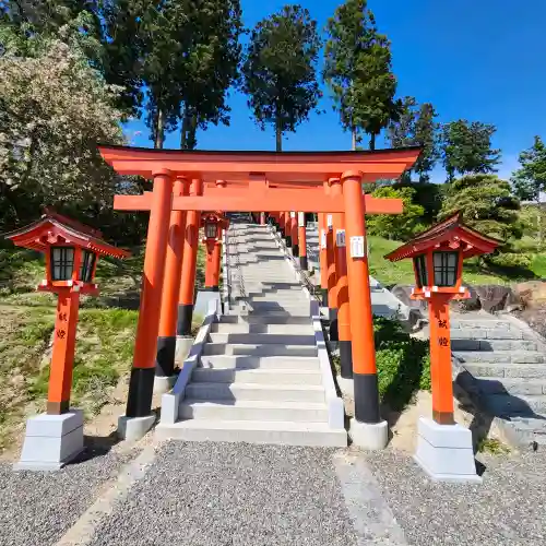 高屋敷稲荷神社の{uncategorized: "未分類", other: "その他", undefined: "問題あり", building: "その他建物", grave: "お墓", sacred_gate: "鳥居", guardian: "狛犬", statue: "像", buddha: "仏像", history: "歴史", nature: "自然", garden: "庭園", animal: "動物", pagoda: "塔", temizu: "手水舎", mountain_gate: "山門・神門", sanctuary: "本殿・本堂", subordinate: "末社・摂社", art: "芸術", scenery: "景色", jizo: "地蔵", ema: "絵馬", goshuin: "御朱印", omikuji: "おみくじ", items: "授与品その他", amulet: "お守り", goshuincho: "御朱印帳", eats: "食事", festival: "お祭り", votive_dance: "神楽", shichigosan: "七五三参", wedding: "結婚式", experience: "体験その他", initially: "初詣", around: "周辺", anti_infection: "感染症対策"}