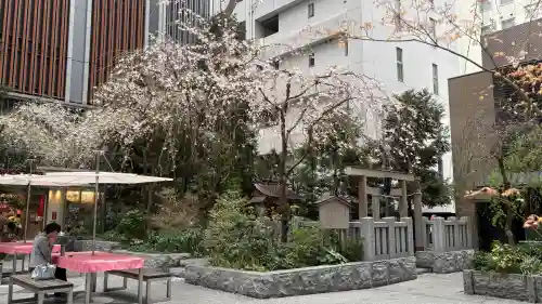 薬祖神社の{uncategorized: "未分類", other: "その他", undefined: "問題あり", building: "その他建物", grave: "お墓", sacred_gate: "鳥居", guardian: "狛犬", statue: "像", buddha: "仏像", history: "歴史", nature: "自然", garden: "庭園", animal: "動物", pagoda: "塔", temizu: "手水舎", mountain_gate: "山門・神門", sanctuary: "本殿・本堂", subordinate: "末社・摂社", art: "芸術", scenery: "景色", jizo: "地蔵", ema: "絵馬", goshuin: "御朱印", omikuji: "おみくじ", items: "授与品その他", amulet: "お守り", goshuincho: "御朱印帳", eats: "食事", festival: "お祭り", votive_dance: "神楽", shichigosan: "七五三参", wedding: "結婚式", experience: "体験その他", initially: "初詣", around: "周辺", anti_infection: "感染症対策"}