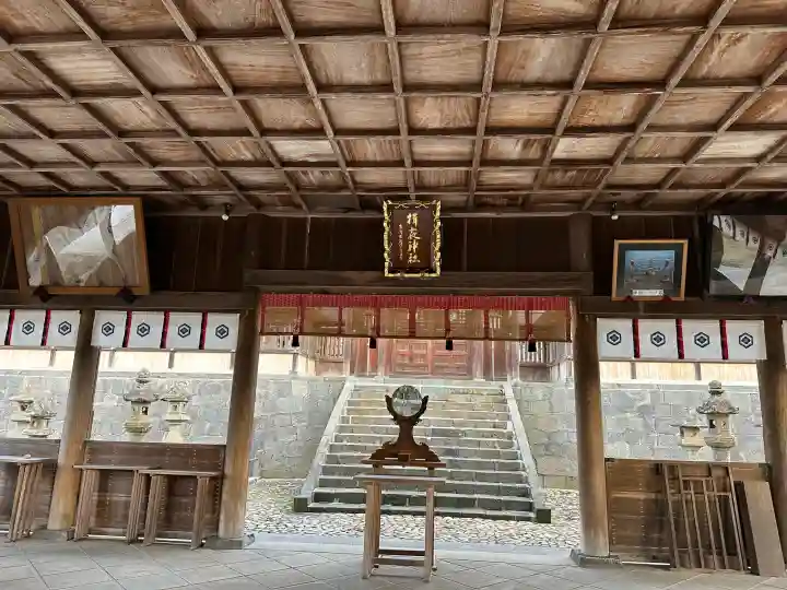 揖夜神社の{uncategorized: "未分類", other: "その他", undefined: "問題あり", building: "その他建物", grave: "お墓", sacred_gate: "鳥居", guardian: "狛犬", statue: "像", buddha: "仏像", history: "歴史", nature: "自然", garden: "庭園", animal: "動物", pagoda: "塔", temizu: "手水舎", mountain_gate: "山門・神門", sanctuary: "本殿・本堂", subordinate: "末社・摂社", art: "芸術", scenery: "景色", jizo: "地蔵", ema: "絵馬", goshuin: "御朱印", omikuji: "おみくじ", items: "授与品その他", amulet: "お守り", goshuincho: "御朱印帳", eats: "食事", festival: "お祭り", votive_dance: "神楽", shichigosan: "七五三参", wedding: "結婚式", experience: "体験その他", initially: "初詣", around: "周辺", anti_infection: "感染症対策"}