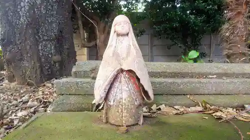 若宮八幡神社の像