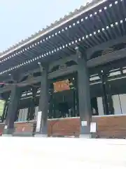 久遠寺の本殿