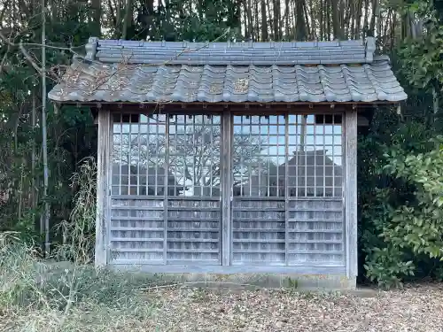 地蔵尊の{uncategorized: "未分類", other: "その他", undefined: "問題あり", building: "その他建物", grave: "お墓", sacred_gate: "鳥居", guardian: "狛犬", statue: "像", buddha: "仏像", history: "歴史", nature: "自然", garden: "庭園", animal: "動物", pagoda: "塔", temizu: "手水舎", mountain_gate: "山門・神門", sanctuary: "本殿・本堂", subordinate: "末社・摂社", art: "芸術", scenery: "景色", jizo: "地蔵", ema: "絵馬", goshuin: "御朱印", omikuji: "おみくじ", items: "授与品その他", amulet: "お守り", goshuincho: "御朱印帳", eats: "食事", festival: "お祭り", votive_dance: "神楽", shichigosan: "七五三参", wedding: "結婚式", experience: "体験その他", initially: "初詣", around: "周辺", anti_infection: "感染症対策"}