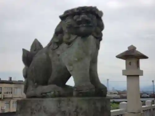 大門神社の狛犬