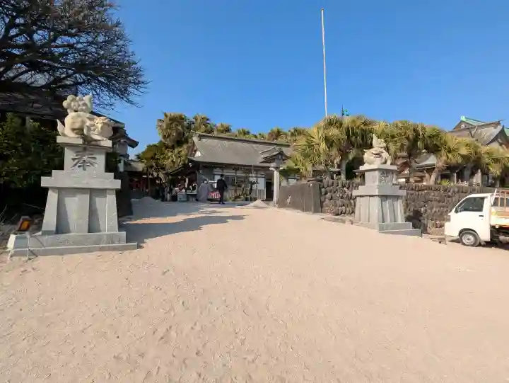 青島神社(青島神宮)の{uncategorized: "未分類", other: "その他", undefined: "問題あり", building: "その他建物", grave: "お墓", sacred_gate: "鳥居", guardian: "狛犬", statue: "像", buddha: "仏像", history: "歴史", nature: "自然", garden: "庭園", animal: "動物", pagoda: "塔", temizu: "手水舎", mountain_gate: "山門・神門", sanctuary: "本殿・本堂", subordinate: "末社・摂社", art: "芸術", scenery: "景色", jizo: "地蔵", ema: "絵馬", goshuin: "御朱印", omikuji: "おみくじ", items: "授与品その他", amulet: "お守り", goshuincho: "御朱印帳", eats: "食事", festival: "お祭り", votive_dance: "神楽", shichigosan: "七五三参", wedding: "結婚式", experience: "体験その他", initially: "初詣", around: "周辺", anti_infection: "感染症対策"}