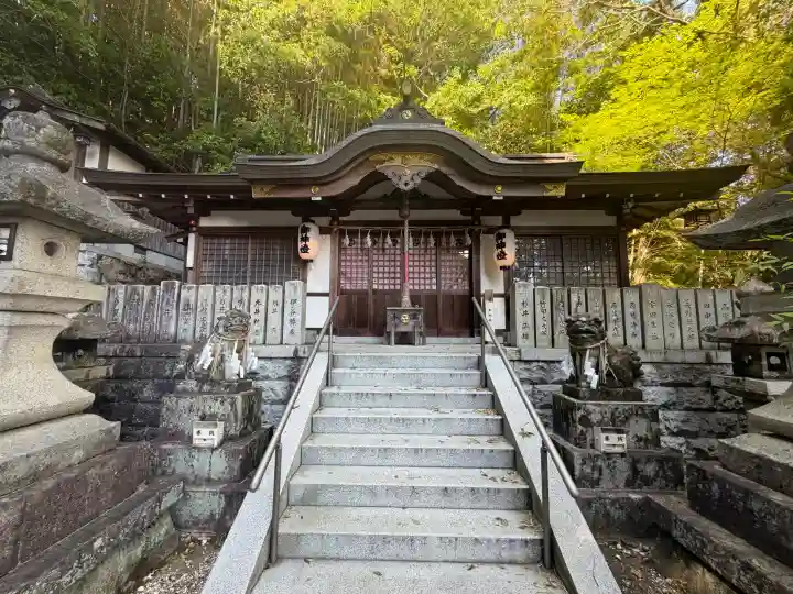 金山媛神社の{uncategorized: "未分類", other: "その他", undefined: "問題あり", building: "その他建物", grave: "お墓", sacred_gate: "鳥居", guardian: "狛犬", statue: "像", buddha: "仏像", history: "歴史", nature: "自然", garden: "庭園", animal: "動物", pagoda: "塔", temizu: "手水舎", mountain_gate: "山門・神門", sanctuary: "本殿・本堂", subordinate: "末社・摂社", art: "芸術", scenery: "景色", jizo: "地蔵", ema: "絵馬", goshuin: "御朱印", omikuji: "おみくじ", items: "授与品その他", amulet: "お守り", goshuincho: "御朱印帳", eats: "食事", festival: "お祭り", votive_dance: "神楽", shichigosan: "七五三参", wedding: "結婚式", experience: "体験その他", initially: "初詣", around: "周辺", anti_infection: "感染症対策"}