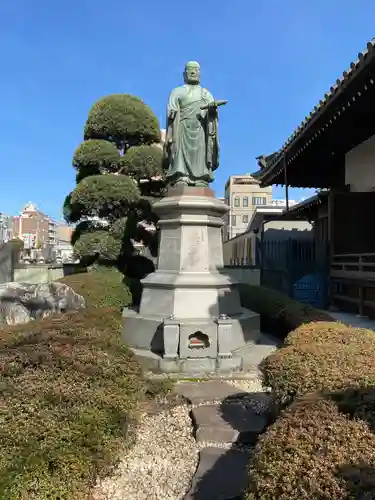 日蓮宗　浄運寺の像