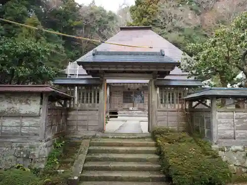 華蔵寺の山門