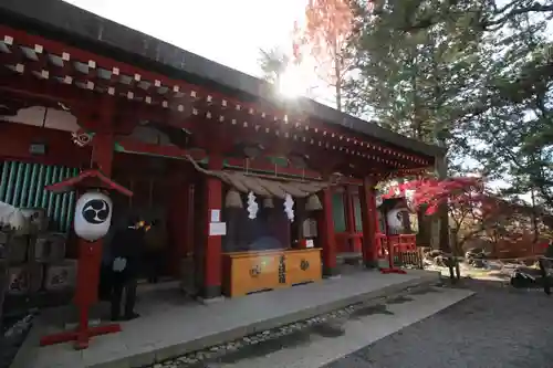 生島足島神社の本殿