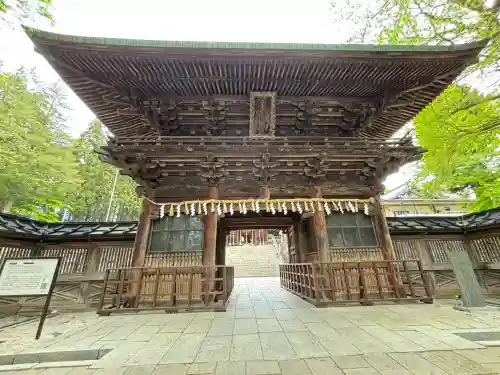 仙台東照宮の{uncategorized: "未分類", other: "その他", undefined: "問題あり", building: "その他建物", grave: "お墓", sacred_gate: "鳥居", guardian: "狛犬", statue: "像", buddha: "仏像", history: "歴史", nature: "自然", garden: "庭園", animal: "動物", pagoda: "塔", temizu: "手水舎", mountain_gate: "山門・神門", sanctuary: "本殿・本堂", subordinate: "末社・摂社", art: "芸術", scenery: "景色", jizo: "地蔵", ema: "絵馬", goshuin: "御朱印", omikuji: "おみくじ", items: "授与品その他", amulet: "お守り", goshuincho: "御朱印帳", eats: "食事", festival: "お祭り", votive_dance: "神楽", shichigosan: "七五三参", wedding: "結婚式", experience: "体験その他", initially: "初詣", around: "周辺", anti_infection: "感染症対策"}