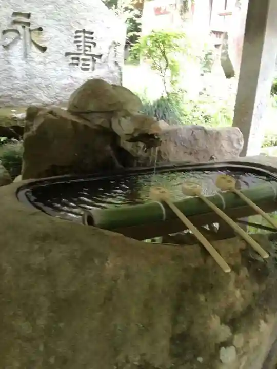 五所駒瀧神社の手水舎