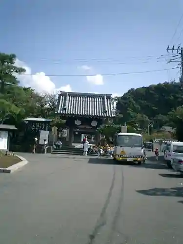 光明寺の山門