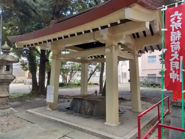 六所神社の手水舎