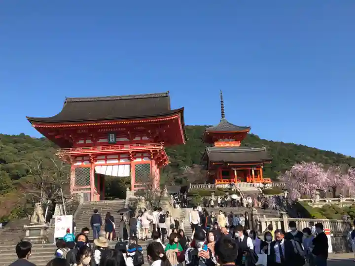清水寺の山門・神門