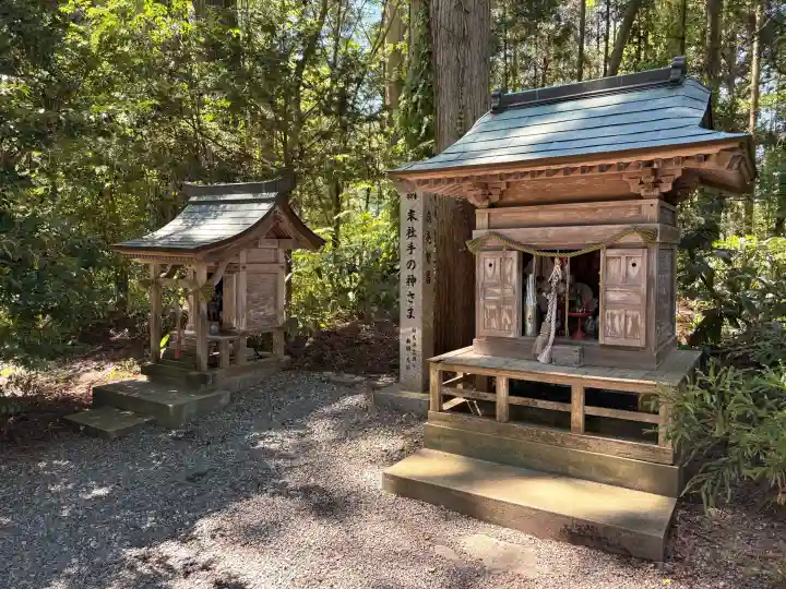 唐松神社の{uncategorized: "未分類", other: "その他", undefined: "問題あり", building: "その他建物", grave: "お墓", sacred_gate: "鳥居", guardian: "狛犬", statue: "像", buddha: "仏像", history: "歴史", nature: "自然", garden: "庭園", animal: "動物", pagoda: "塔", temizu: "手水舎", mountain_gate: "山門・神門", sanctuary: "本殿・本堂", subordinate: "末社・摂社", art: "芸術", scenery: "景色", jizo: "地蔵", ema: "絵馬", goshuin: "御朱印", omikuji: "おみくじ", items: "授与品その他", amulet: "お守り", goshuincho: "御朱印帳", eats: "食事", festival: "お祭り", votive_dance: "神楽", shichigosan: "七五三参", wedding: "結婚式", experience: "体験その他", initially: "初詣", around: "周辺", anti_infection: "感染症対策"}