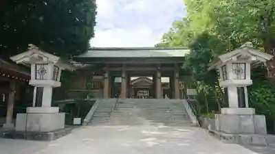 東郷神社の山門・神門