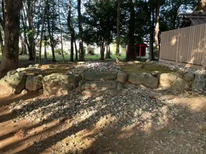 ニ木神社の{uncategorized: "未分類", other: "その他", undefined: "問題あり", building: "その他建物", grave: "お墓", sacred_gate: "鳥居", guardian: "狛犬", statue: "像", buddha: "仏像", history: "歴史", nature: "自然", garden: "庭園", animal: "動物", pagoda: "塔", temizu: "手水舎", mountain_gate: "山門・神門", sanctuary: "本殿・本堂", subordinate: "末社・摂社", art: "芸術", scenery: "景色", jizo: "地蔵", ema: "絵馬", goshuin: "御朱印", omikuji: "おみくじ", items: "授与品その他", amulet: "お守り", goshuincho: "御朱印帳", eats: "食事", festival: "お祭り", votive_dance: "神楽", shichigosan: "七五三参", wedding: "結婚式", experience: "体験その他", initially: "初詣", around: "周辺", anti_infection: "感染症対策"}
